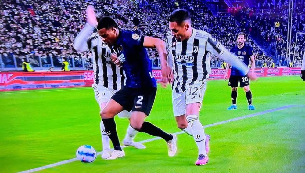  国际米兰争议判罚不断，VAR介入改判引争议  